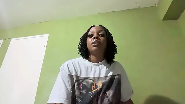 Snapshot of Liaprettygirl chatting on May 23, 4:18 am Liaprettygirl online show from May 23, 4:18 am