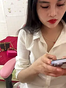 Snapshot of Lissa_xinh09 chatting on October 27, 1:37 pm Lissa xinh09 online show from October 27, 1:37 pm