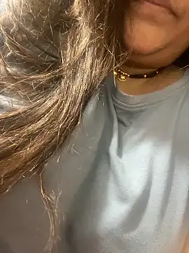 Snapshot of indian-hotmilfs chatting on October 31, 1:45 pm indian-hotmilfs online show from October 31, 1:45 pm