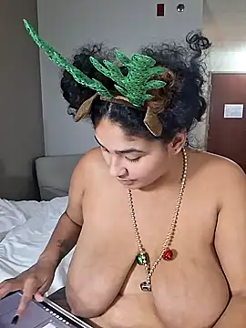 Snapshot of Mommybubbles2 chatting on December 15, 12:37 am Mommybubbles2 online show from December 15, 12:37 am