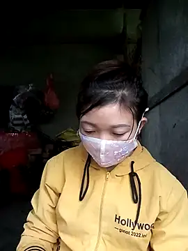 Snapshot of qychiu chatting on November 18, 1:22 am qychiu online show from November 18, 1:22 am