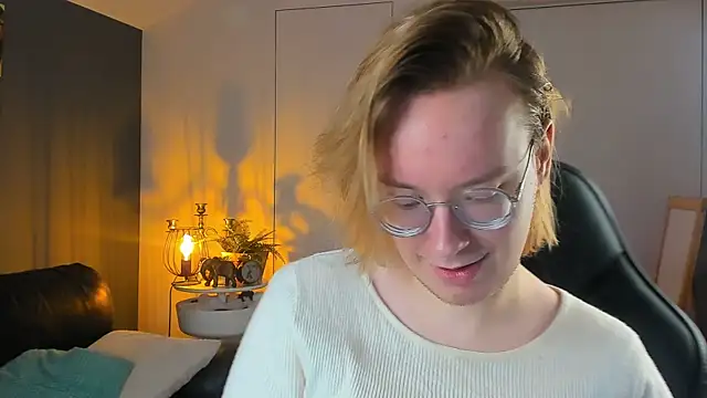 Amanda Butlerr online show from October 18, 10:05 am