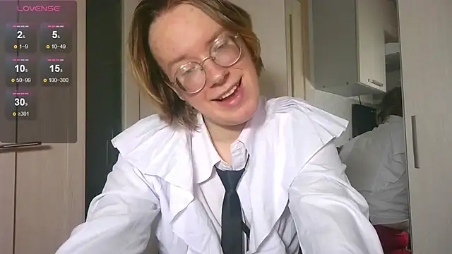 Amanda Butlerr online show from February 5, 6:01 pm