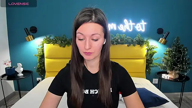 Joan Nelson online show from December 23, 1:25 am