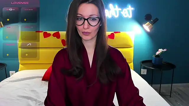 Joan Nelson online show from February 9, 1:31 am