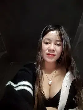 Snapshot of TinTim02 chatting on February 2, 8:40 pm TinTim02 online show from February 2, 8:40 pm