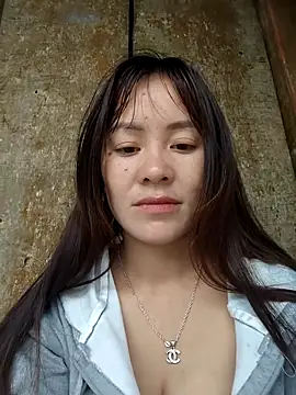 Snapshot of TinTim02 chatting on February 6, 4:17 am TinTim02 online show from February 6, 4:17 am