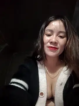 Snapshot of TinTim02 chatting on February 9, 9:52 pm TinTim02 online show from February 9, 9:52 pm