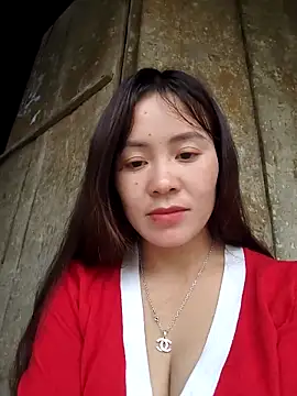 Snapshot of TinTim02 chatting on February 10, 9:57 am TinTim02 online show from February 10, 9:57 am