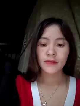 Snapshot of TinTim02 chatting on February 11, 10:53 am TinTim02 online show from February 11, 10:53 am