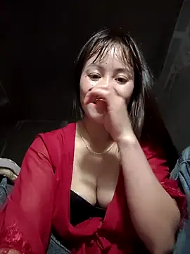 Snapshot of TinTim02 chatting on February 13, 10:39 pm TinTim02 online show from February 13, 10:39 pm