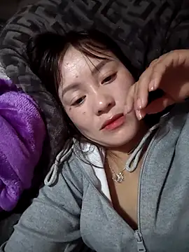 Snapshot of TinTim02 chatting on February 17, 3:14 am TinTim02 online show from February 17, 3:14 am