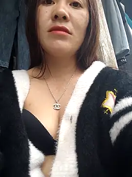 Snapshot of TinTim02 chatting on March 4, 9:59 am TinTim02 online show from March 4, 9:59 am