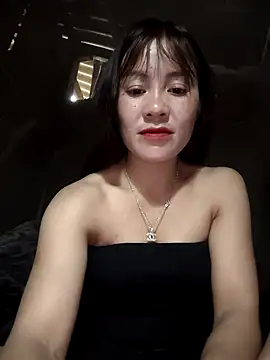 Snapshot of TinTim02 chatting on March 14, 9:37 am TinTim02 online show from March 14, 9:37 am