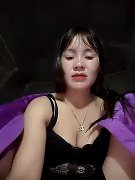 Snapshot of TinTim02 chatting on March 18, 1:47 pm TinTim02 online show from March 18, 1:47 pm