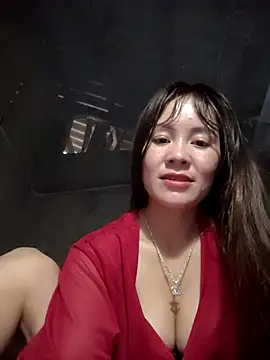 Snapshot of TinTim02 chatting on April 3, 11:03 pm TinTim02 online show from April 3, 11:03 pm