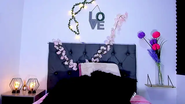 SagiraBelle online show from January 6, 4:32 pm