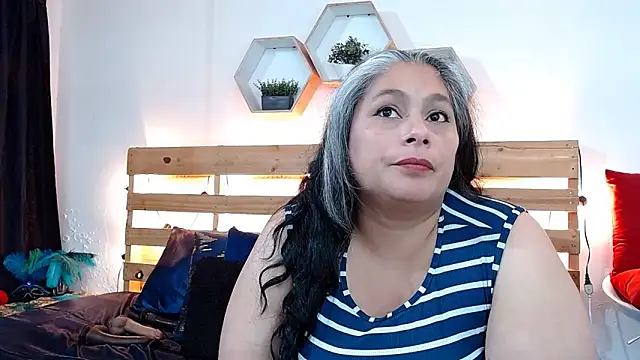 sheila reeves2772 online show from November 28, 6:10 pm