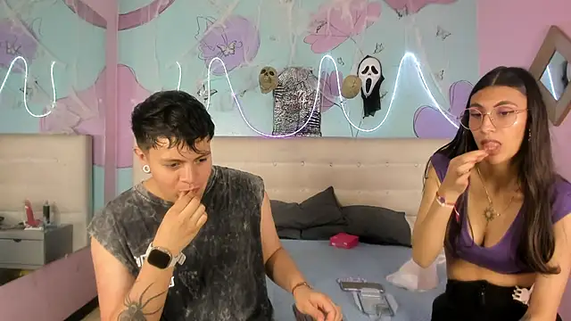 Ethan N Abby online show from October 17, 7:38 pm