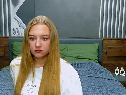 Snapshot of DarcyWilsy chatting on October 14, 11:16 pm DarcyWilsy online show from October 14, 11:16 pm