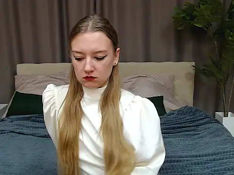 Snapshot of DarcyWilsy chatting on November 9, 7:01 pm DarcyWilsy online show from November 9, 7:01 pm