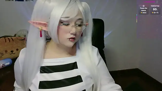 Livelle69 online show from April 4, 9:45 pm