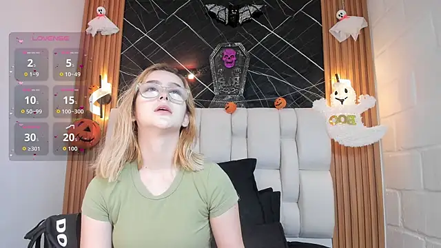 kristal joi dl online show from October 31, 1:01 pm