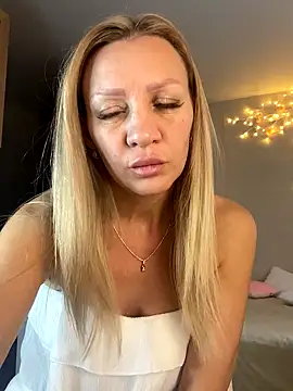 Bellissa  online show from October 10, 8:35 am