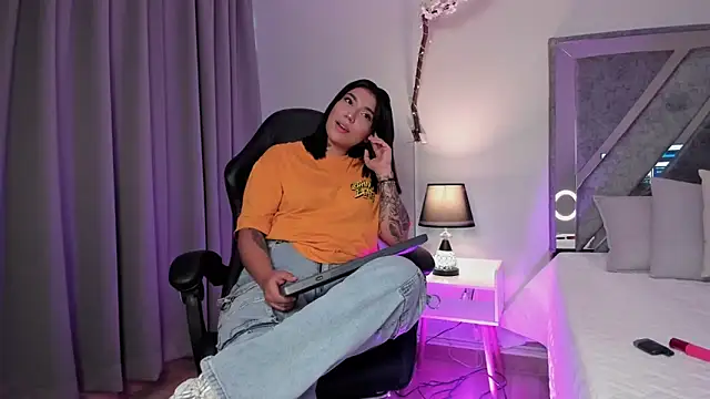 emy williams online show from October 18, 7:36 pm