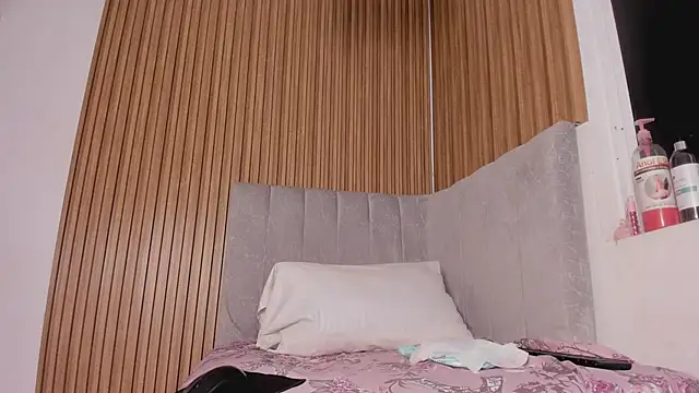 abby swith41 online show from February 18, 1:29 pm