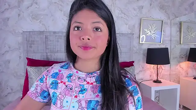 ashleythompson2025 online show from February 4, 11:38 am