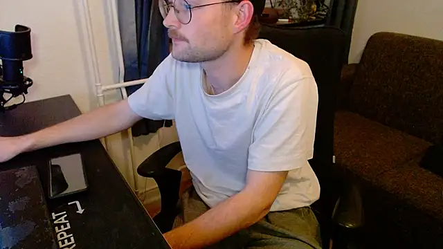 Snapshot of ChefDeLust chatting on November 5, 5:46 pm ChefDeLust online show from November 5, 5:46 pm