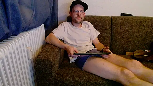 Snapshot of ChefDeLust chatting on December 5, 5:31 pm ChefDeLust online show from December 5, 5:31 pm