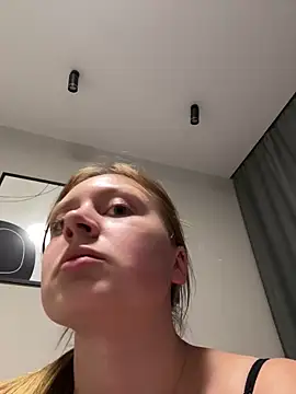 Babyy Lynaa online show from October 3, 5:43 pm