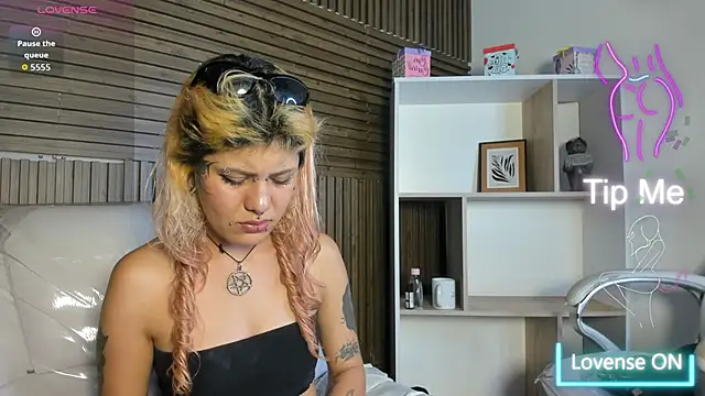 MistressMariam  online show from November 18, 9:08 pm