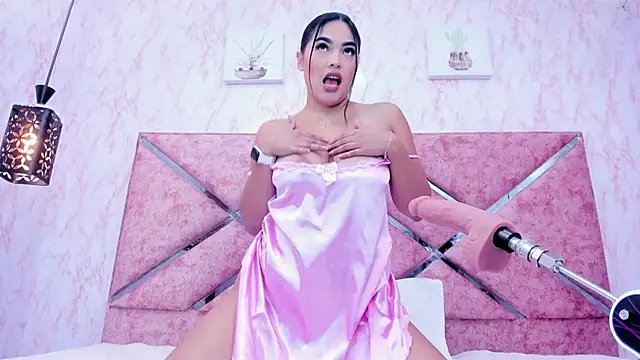 Snapshot of HOT_EMIILY_ chatting on October 26, 11:49 am HOT EMIILY online show from October 26, 11:49 am