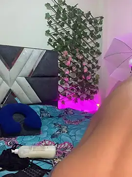 Snapshot of Dirty_isabella18 chatting on February 22, 3:10 pm Dirty isabella18 online show from February 22, 3:10 pm