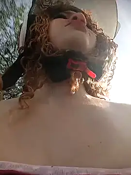 Snapshot of SirenRouge_69 chatting on October 15, 8:42 pm SirenRouge 69 online show from October 15, 8:42 pm