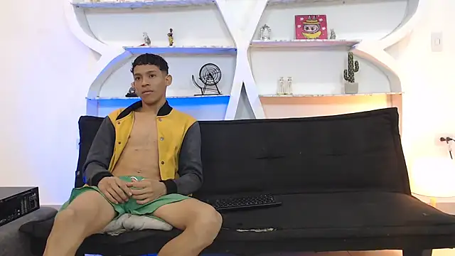 BEAUTY BOYS1 online show from November 25, 7:30 am