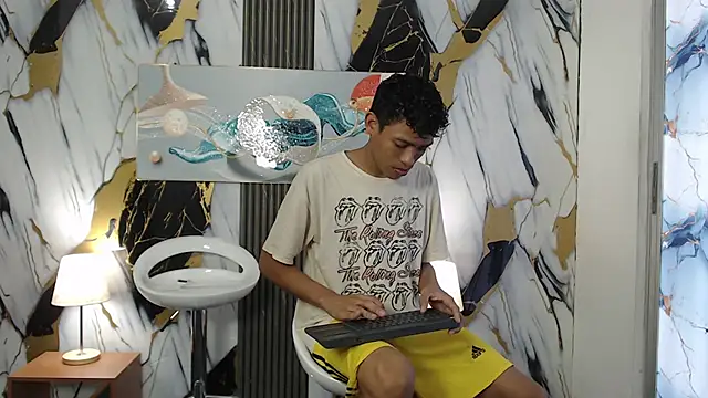 BEAUTY BOYS1 online show from February 16, 7:32 pm