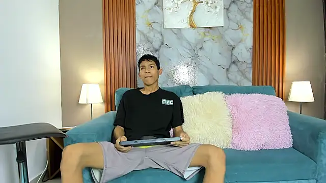 BEAUTY BOYS1 online show from February 25, 7:29 am