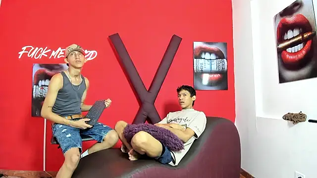 BEAUTY BOYS1 online show from March 13, 7:31 pm