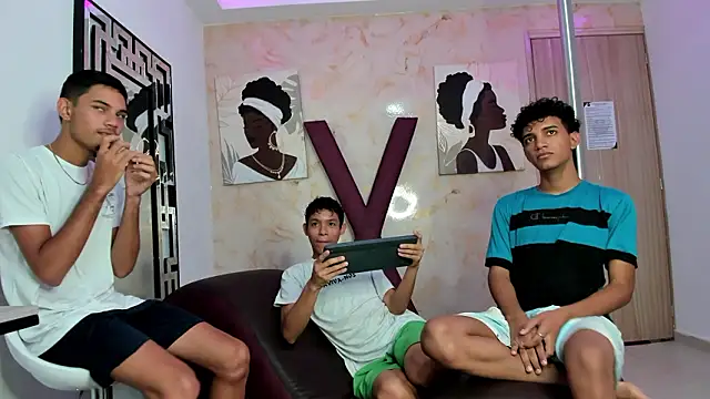 BEAUTY BOYS1 online show from March 17, 1:14 pm