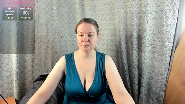 MiaLores online show from November 12, 8:59 am