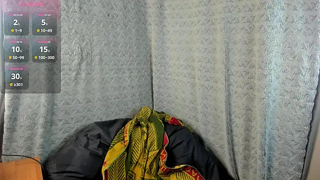 MiaLores online show from March 25, 9:04 am