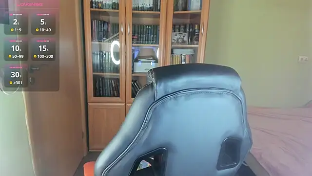 MiaLores online show from April 12, 10:09 am