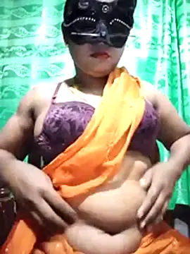 Snapshot of Mistompa24 chatting on November 10, 3:11 pm Mistompa24 online show from November 10, 3:11 pm