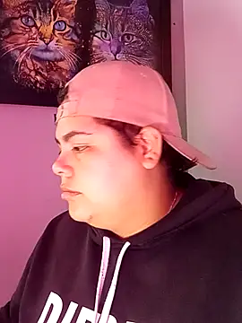 Snapshot of Hailey_Curvy chatting on October 7, 11:07 am Hailey Curvy online show from October 7, 11:07 am