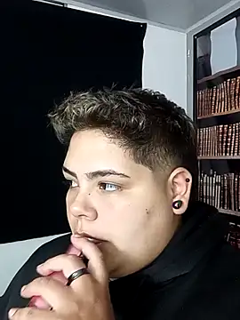 Snapshot of Hailey_Curvy chatting on October 16, 3:07 am Hailey Curvy online show from October 16, 3:07 am