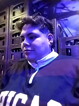 Snapshot of Hailey_Curvy chatting on October 23, 3:17 am Hailey Curvy online show from October 23, 3:17 am